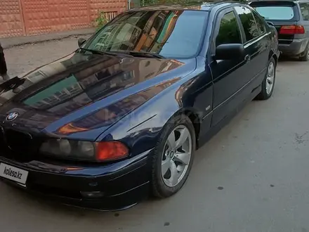 BMW 528 1998 года за 3 300 000 тг. в Сатпаев – фото 2