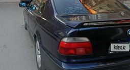 BMW 528 1998 года за 3 300 000 тг. в Сатпаев – фото 5