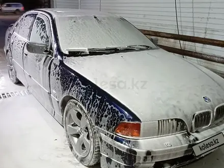 BMW 528 1998 года за 3 300 000 тг. в Сатпаев – фото 7