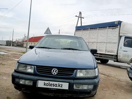 Volkswagen Passat 1993 года за 550 000 тг. в Шымкент – фото 2