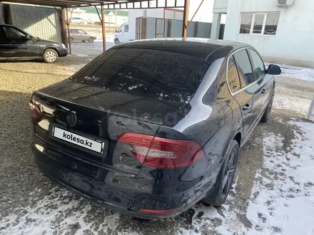 Skoda Superb 2013 года за 4 500 000 тг. в Атырау – фото 7