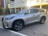 Toyota Highlander 2017 года за 17 000 000 тг. в Астана