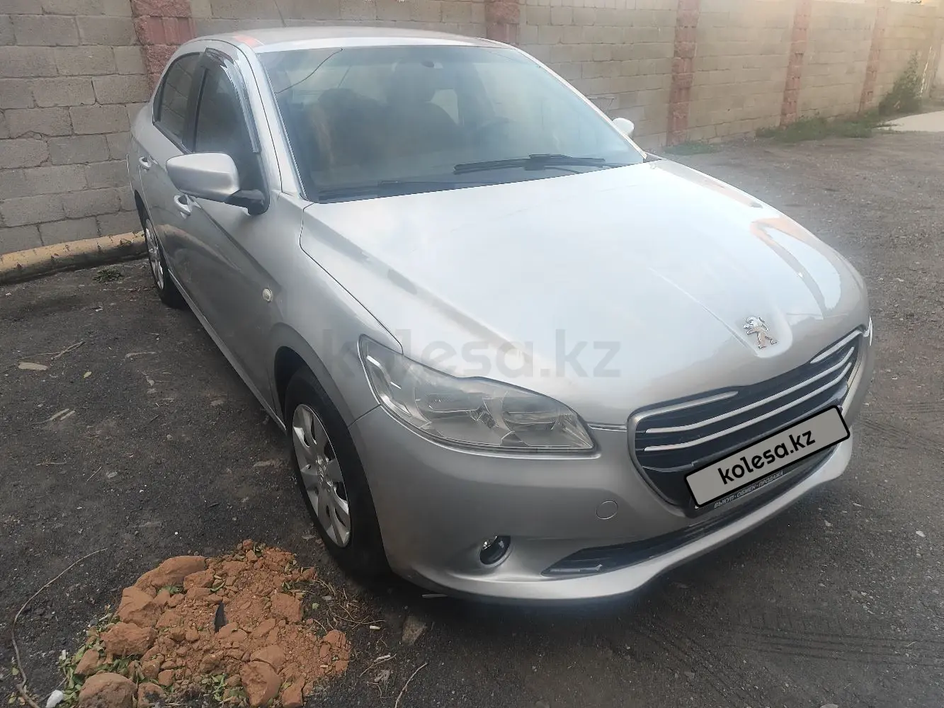 Peugeot 301, 2016