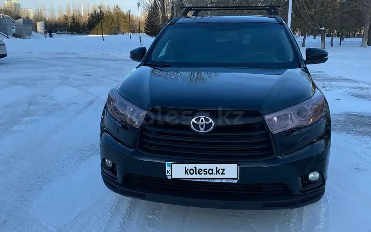 Toyota Highlander 2014 годаfor13 200 000 тг. в Астана