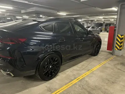 BMW X6 2023 года за 61 000 000 тг. в Алматы – фото 15