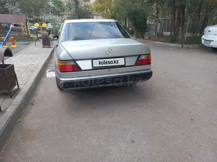 Mercedes-Benz E 230 1991 года за 1 500 000 тг. в Астана