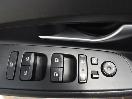 Hyundai Elantra Luxe 2022 года за 8 190 000 тг. в Алматы – фото 20