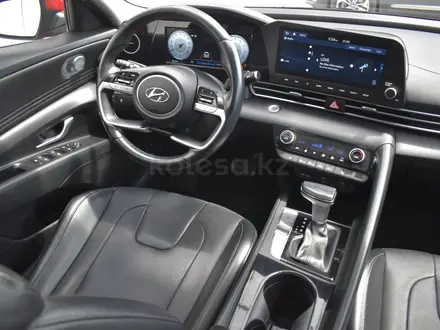 Hyundai Elantra Luxe 2022 года за 8 190 000 тг. в Алматы – фото 37