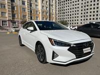 Hyundai Elantra 2019 года за 6 300 000 тг. в Атырау