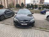 Toyota Camry 2017 года за 6 500 000 тг. в Уральск – фото 2