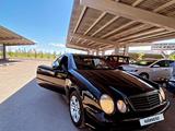 Mercedes-Benz CLK 230 1998 года за 2 800 000 тг. в Астана – фото 3