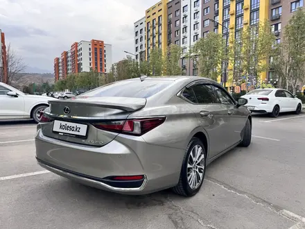 Lexus ES 250 2020 года за 21 000 000 тг. в Алматы – фото 3