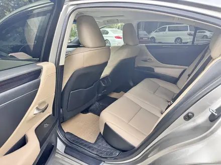 Lexus ES 250 2020 года за 21 000 000 тг. в Алматы – фото 6