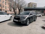 Toyota Highlander 2014 года за 16 500 000 тг. в Астана