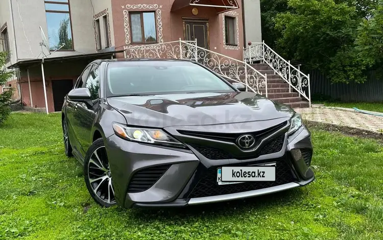 Toyota Camry 2019 года за 12 000 000 тг. в Алматы