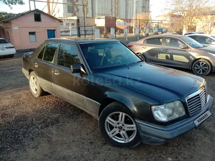 Mercedes-Benz E 220 1994 года за 2 500 000 тг. в Туркестан