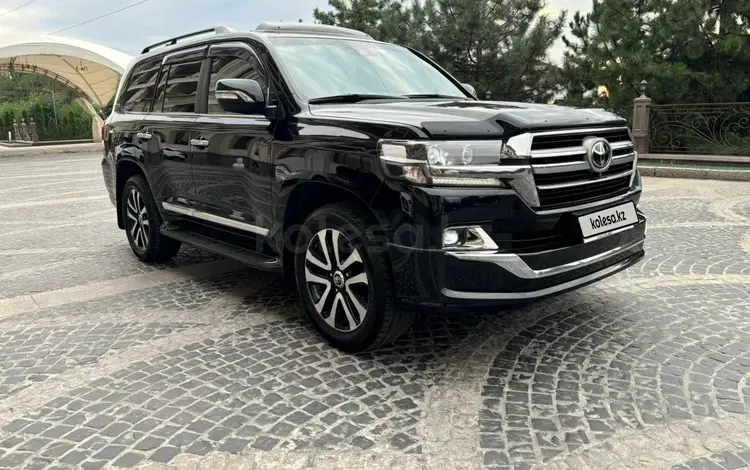 Toyota Land Cruiser 2018 годаүшін40 000 000 тг. в Алматы