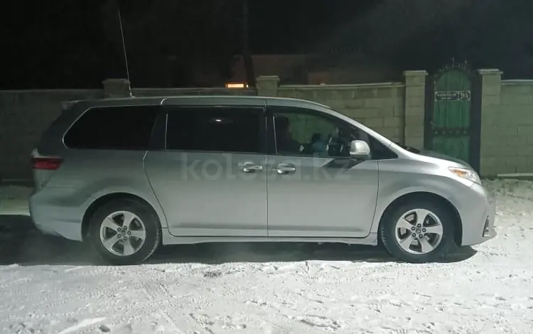 Toyota Sienna 2018 годаүшін15 000 000 тг. в Алматы