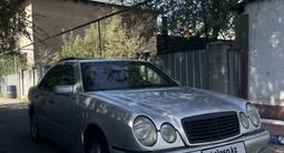Mercedes-Benz E 320 1998 года за 2 900 000 тг. в Алматы – фото 2