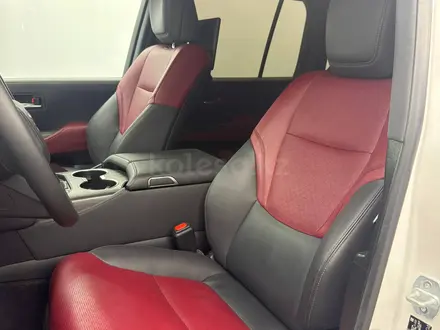 Toyota Land Cruiser Premium+ 2021 года за 47 500 000 тг. в Алматы – фото 7