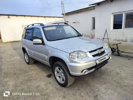 Chevrolet Niva 2014 года за 3 500 000 тг. в Атырау – фото 3