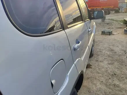 Chevrolet Niva 2014 года за 3 500 000 тг. в Атырау – фото 8