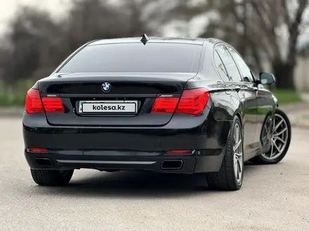 BMW 740 2013 года за 13 500 000 тг. в Алматы – фото 21