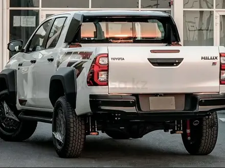 Toyota Hilux GR Sport 2025 года за 32 000 000 тг. в Алматы – фото 4