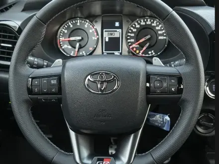 Toyota Hilux GR Sport 2025 года за 32 000 000 тг. в Алматы – фото 11