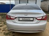 Hyundai Sonata 2011 года за 5 400 000 тг. в Актобе – фото 3