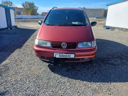 Volkswagen Sharan 1995 года за 2 400 000 тг. в Караганда – фото 2
