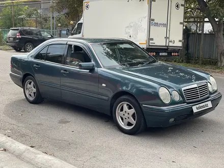 Mercedes-Benz E 320 1999 года за 3 300 000 тг. в Алматы – фото 4