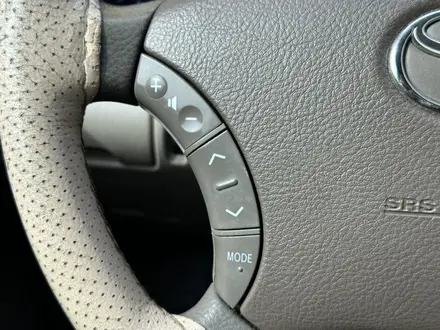 Toyota Camry 2004 года за 5 500 000 тг. в Актобе – фото 17