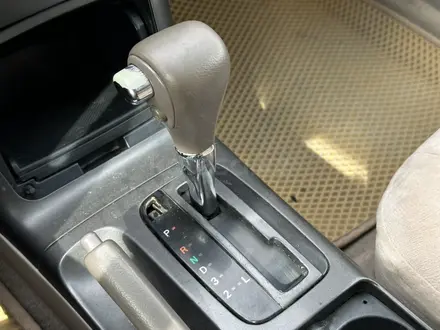 Toyota Camry 2004 года за 5 500 000 тг. в Актобе – фото 24