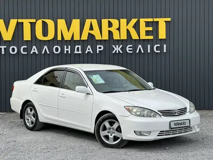 Toyota Camry 2004 года за 5 500 000 тг. в Актобе – фото 2