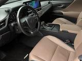 Lexus ES 200 2024 года за 20 000 000 тг. в Алматы – фото 4