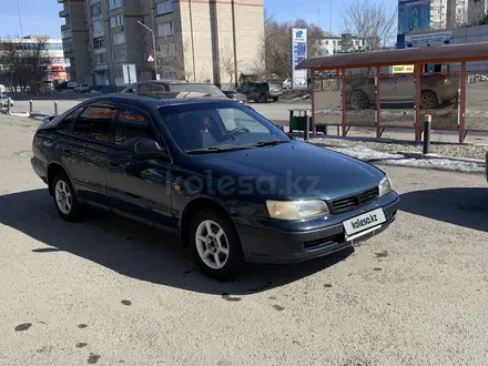 Toyota Carina E 1995 года за 2 100 000 тг. в Усть-Каменогорск – фото 2