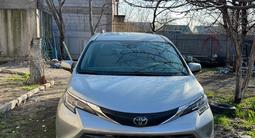 Toyota Sienna 2021 года за 15 800 000 тг. в Алматы