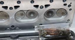 Головка блока цилиндров УМЗ-4216 под газ УМЗ с прокладками и шпильками за 185 000 тг. в Алматы – фото 3