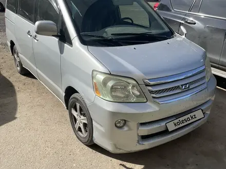 Toyota Noah 2006 года за 5 500 000 тг. в Астана