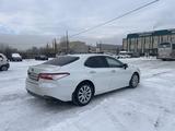 Toyota Camry 2018 года за 13 600 000 тг. в Алматы – фото 4