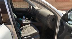 Volkswagen Touareg 2007 года за 3 500 000 тг. в Алматы – фото 3