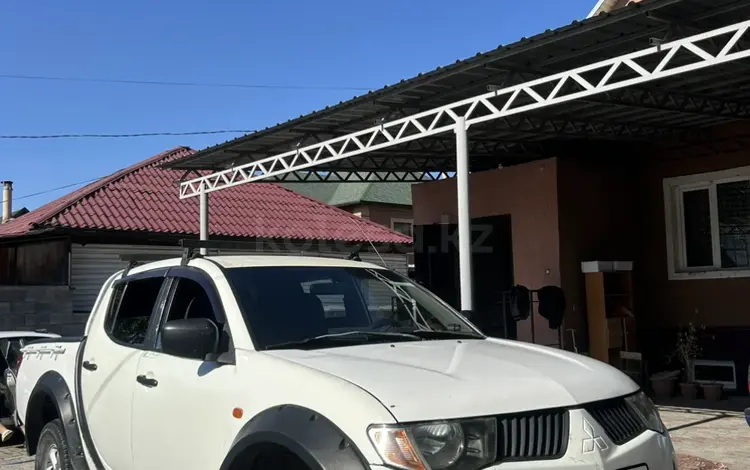 Mitsubishi L200 2007 годаүшін4 300 000 тг. в Алматы