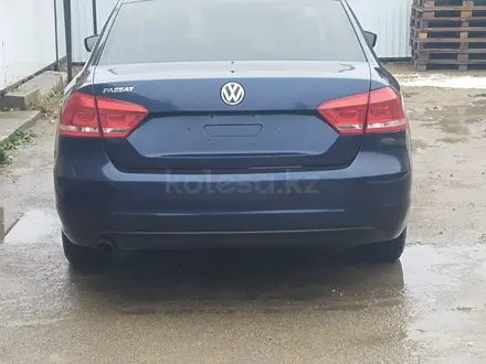 Volkswagen Passat 2013 года за 3 800 000 тг. в Актобе – фото 9