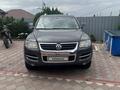 Volkswagen Touareg 2007 года за 8 200 000 тг. в Алматы – фото 3