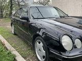 Mercedes-Benz E 200 2001 года за 3 500 000 тг. в Алматы – фото 4