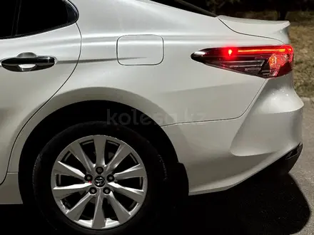 Toyota Camry 2018 года за 13 600 000 тг. в Шымкент – фото 11