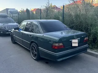 Mercedes-Benz E 280