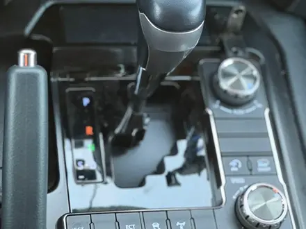 Toyota Land Cruiser 2020 года за 41 500 000 тг. в Актобе – фото 11