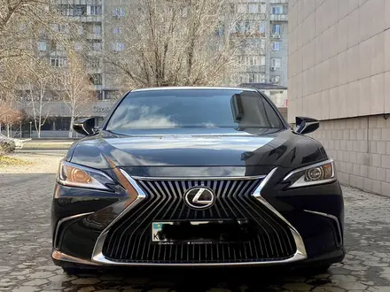 Lexus ES 250 2019 года за 21 000 000 тг. в Семей – фото 2
